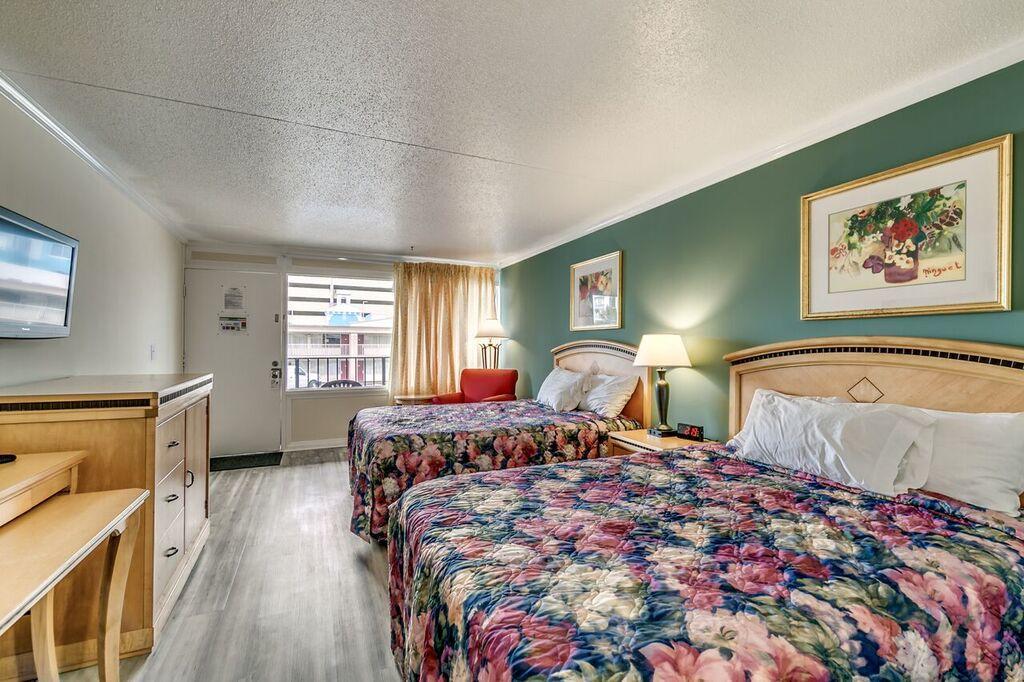 Sea Hawk Oceanfront Motel Миртъл Бийч Екстериор снимка