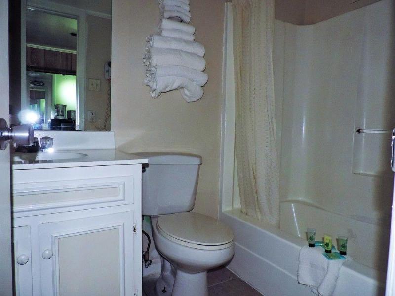 Sea Hawk Oceanfront Motel Миртъл Бийч Екстериор снимка
