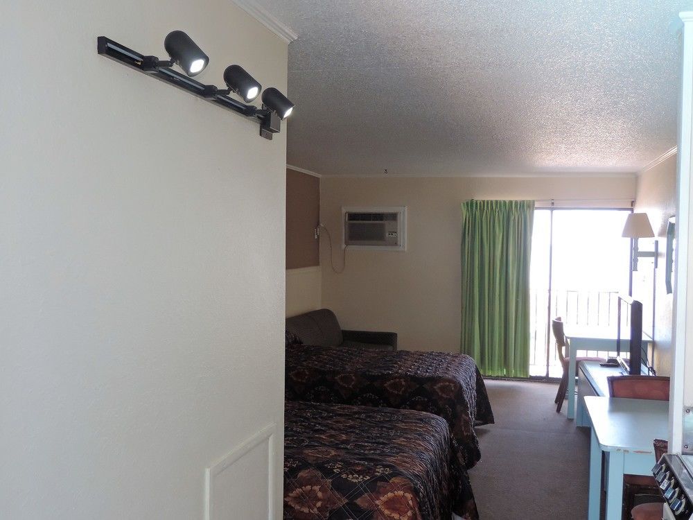 Sea Hawk Oceanfront Motel Миртъл Бийч Екстериор снимка