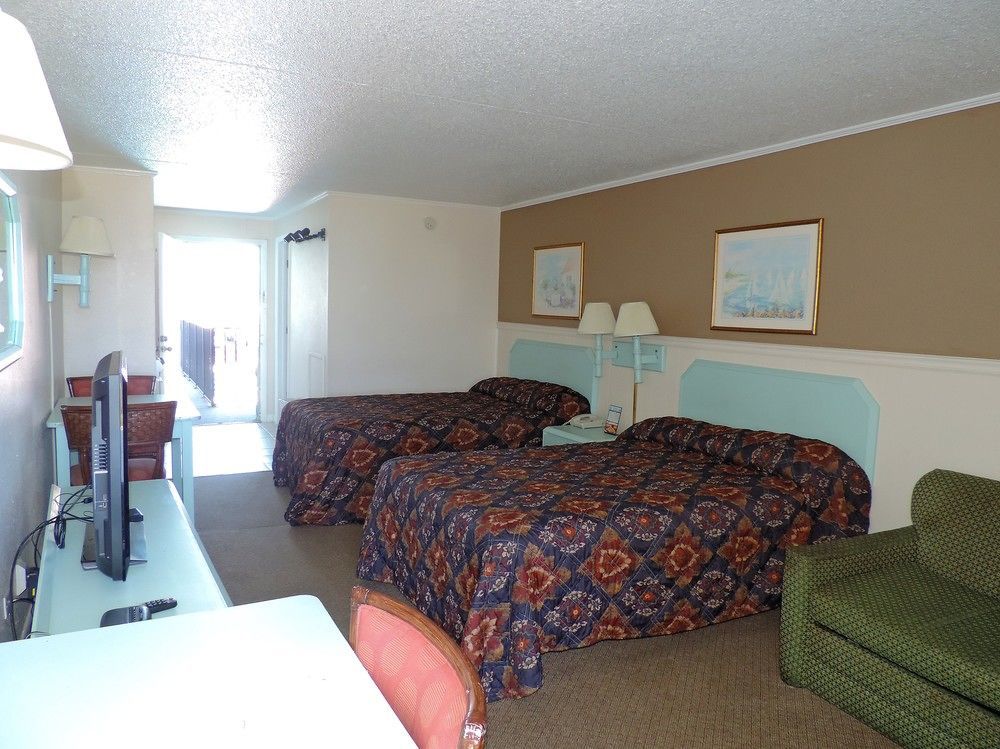 Sea Hawk Oceanfront Motel Миртъл Бийч Екстериор снимка