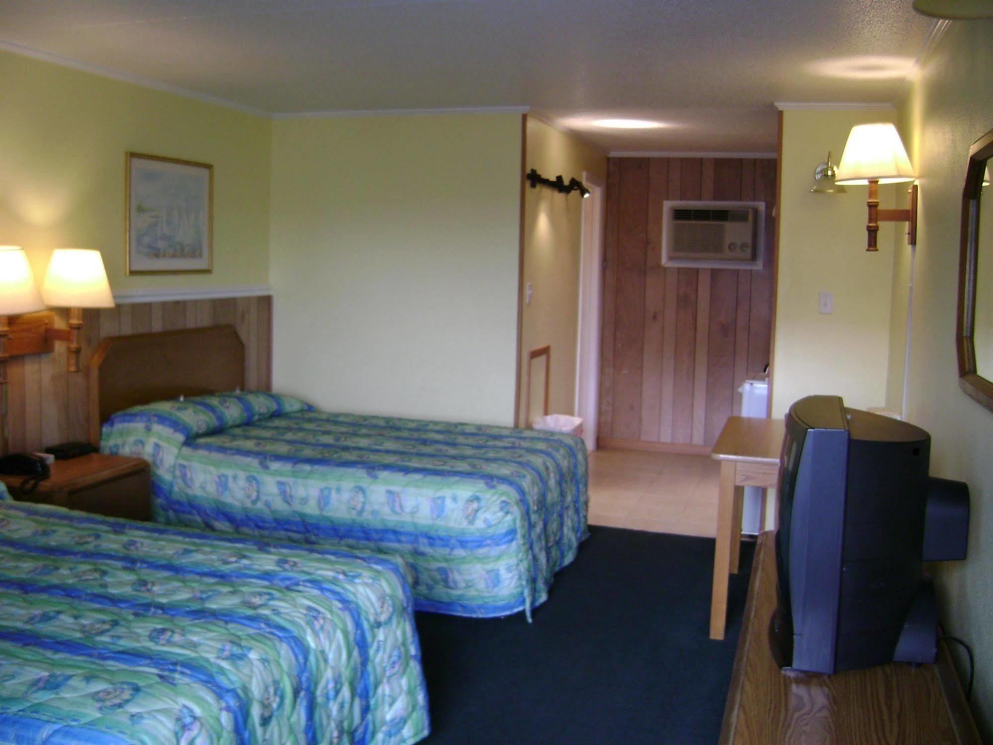 Sea Hawk Oceanfront Motel Миртъл Бийч Екстериор снимка