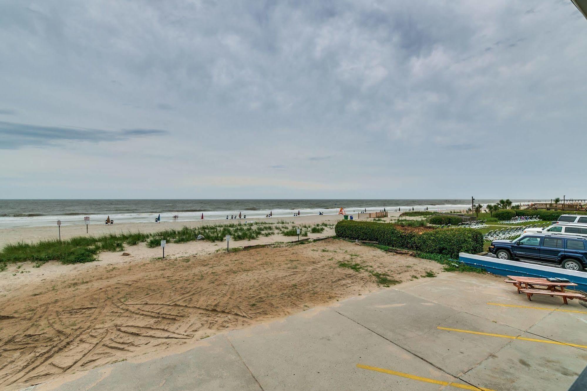 Sea Hawk Oceanfront Motel Миртъл Бийч Екстериор снимка