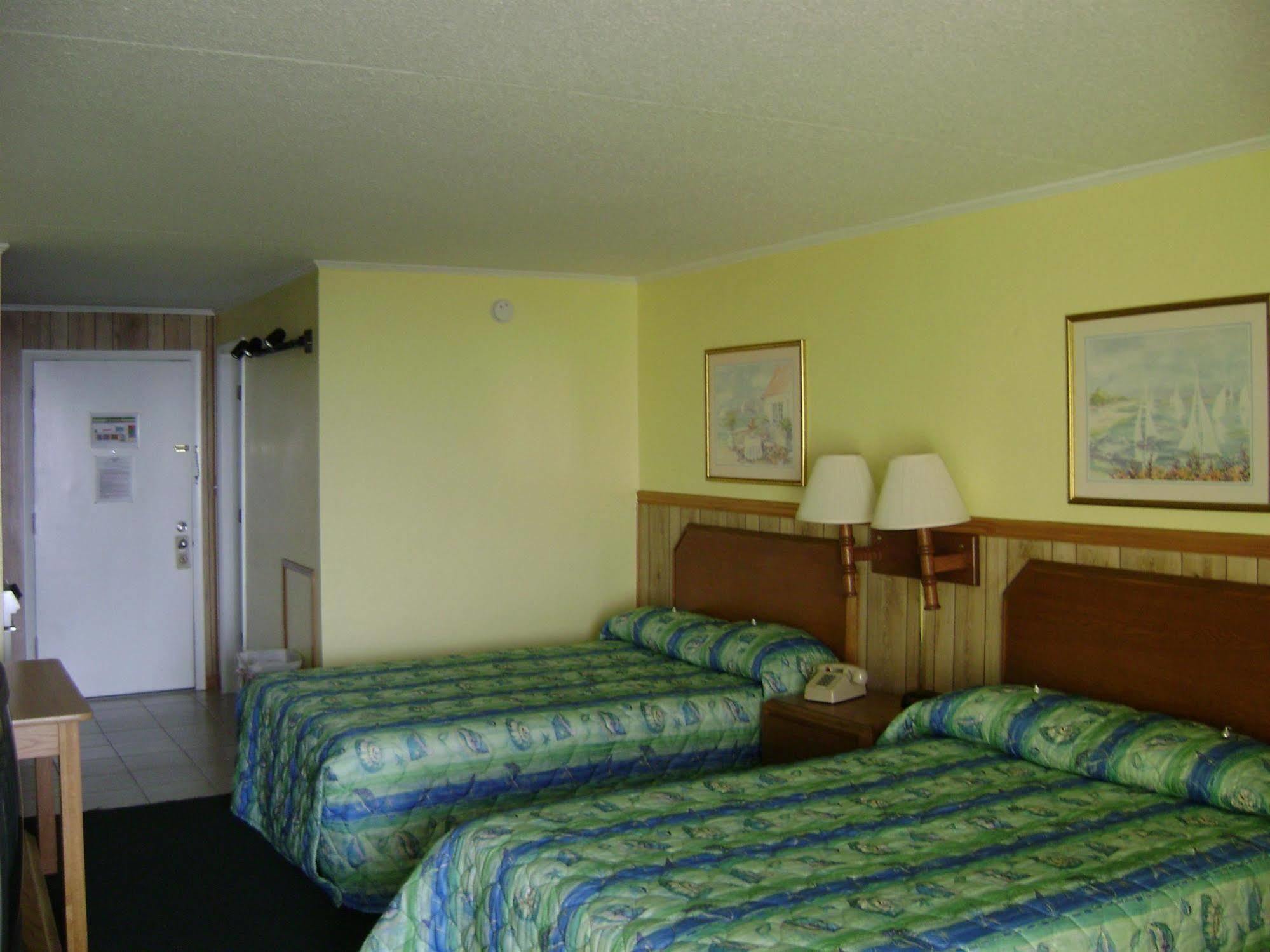 Sea Hawk Oceanfront Motel Миртъл Бийч Екстериор снимка