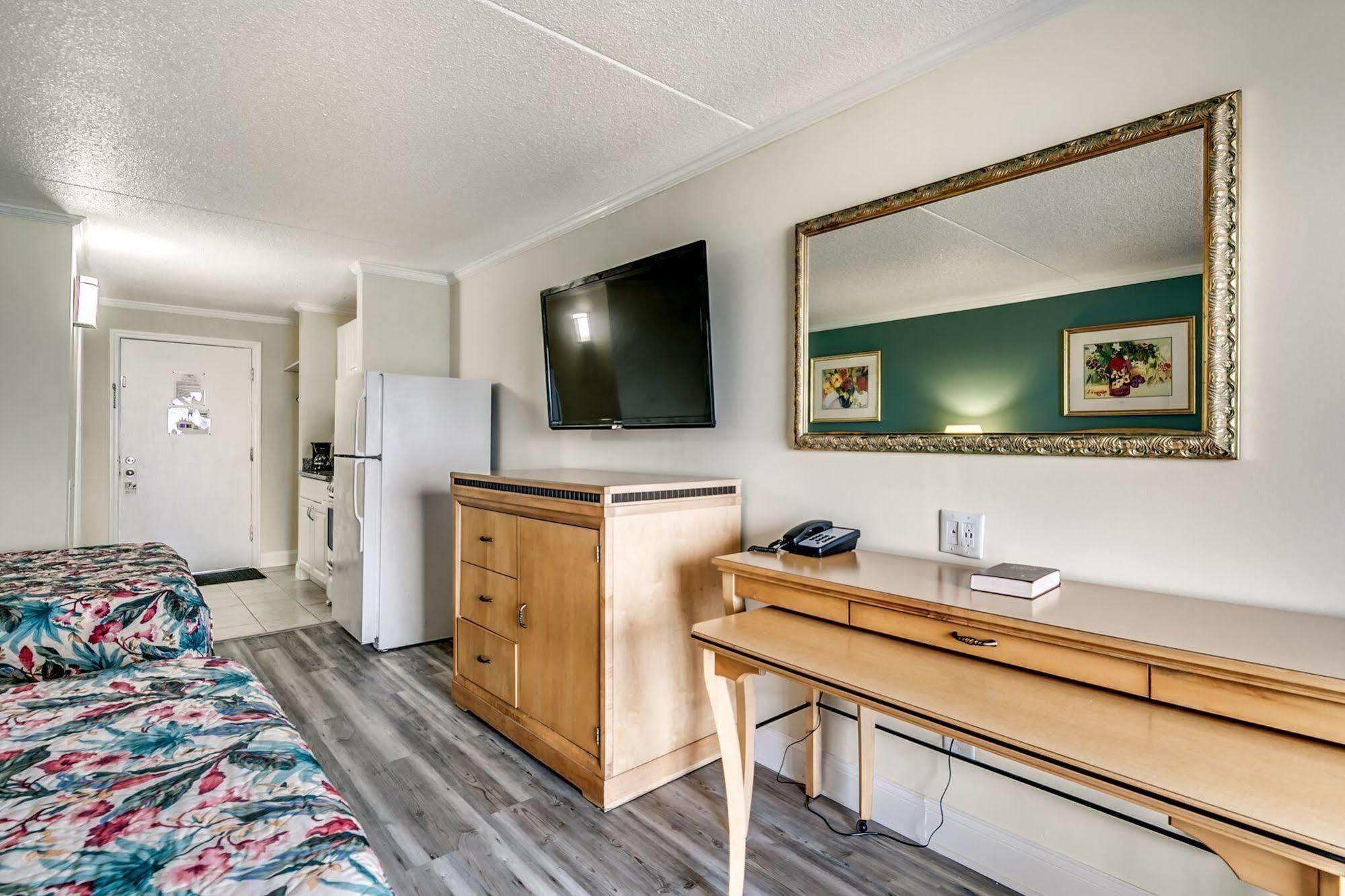Sea Hawk Oceanfront Motel Миртъл Бийч Екстериор снимка